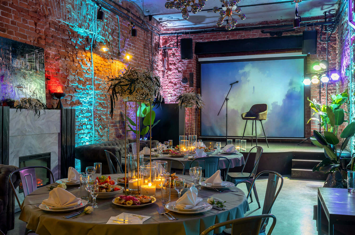 <span style="font-weight: bold;">Loft Place</span>